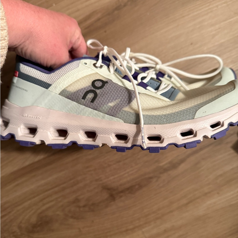 EUC On Cloud Vista Running Shoes